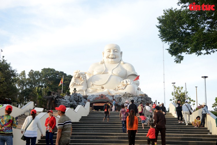 Vùng Bảy Núi hút khách ngày đầu năm mới ảnh 4