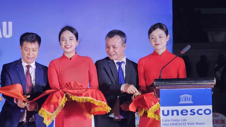 Khai trương Bảo tàng Nghệ thuật Kính màu - Cột mốc mới của văn hóa nghệ thuật Việt ảnh 2