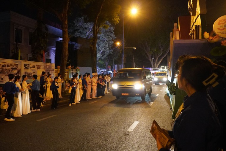 Đội hình diễu binh, diễu hành tập trung tại điểm tập kết, sẵn sàng cho đại lễ 30/4 ảnh 1