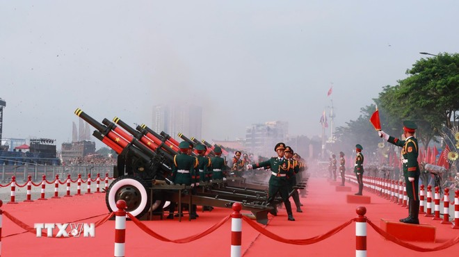 21 loạt đại bác mở đầu Lễ kỷ niệm 50 năm Giải phóng miền Nam ảnh 2