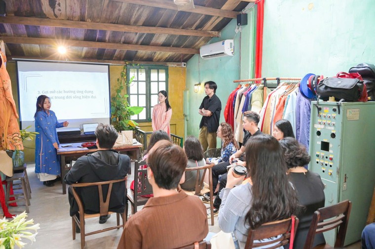 Vân Hoa Đài – Nối nhịp văn hóa qua "Áo xưa, dáng nay" ảnh 1