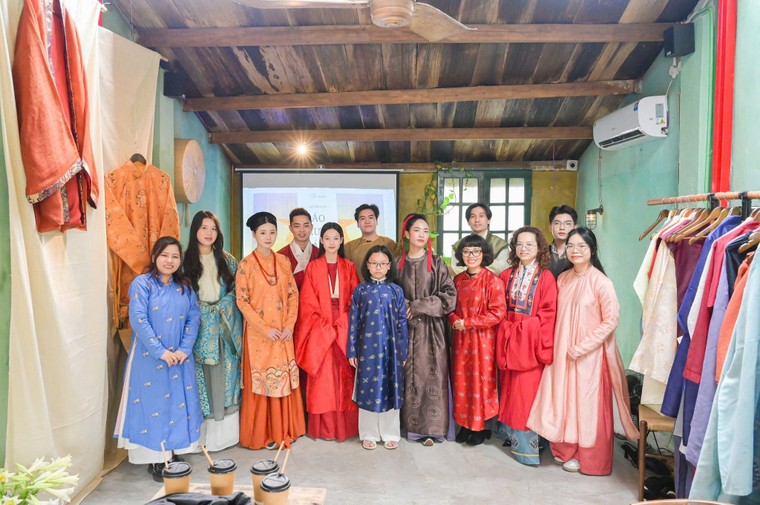 Vân Hoa Đài – Nối nhịp văn hóa qua "Áo xưa, dáng nay" ảnh 6