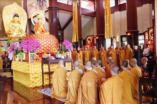 Trên 10.000 người tham gia lễ thắp nến cầu hòa bình trong khuôn khổ Đại lễ Vesak 2025 ảnh 2