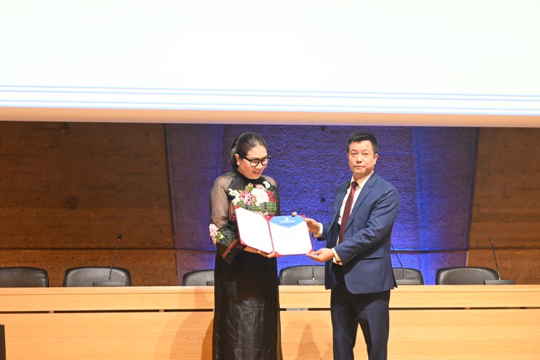 Đạo diễn Nguyễn Việt Thanh nhận vinh danh "Sứ mệnh tiên phong trên hành trình di sản" ảnh 2