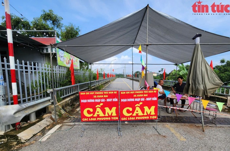 Một tuần chống lũ tại "vùng rốn lũ" của Thủ đô ảnh 1