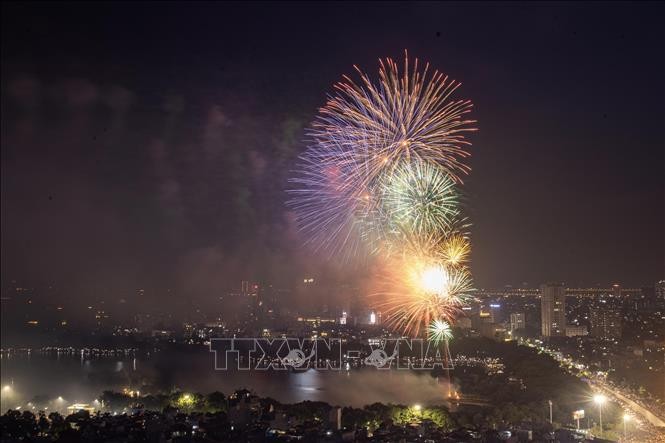 Rực rỡ pháo hoa đón chào Lễ độc lập tại Hà Nội ảnh 4
