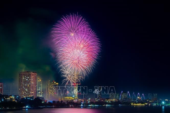 Rực rỡ pháo hoa đón chào Lễ độc lập tại Hà Nội ảnh 2
