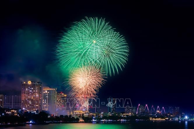 Rực rỡ pháo hoa đón chào Lễ độc lập tại Hà Nội ảnh 5