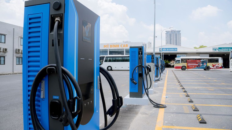 Trải nghiệm trạm sạc V-Green “khủng” có khả năng phục vụ 70 xe điện cùng lúc ảnh 3
