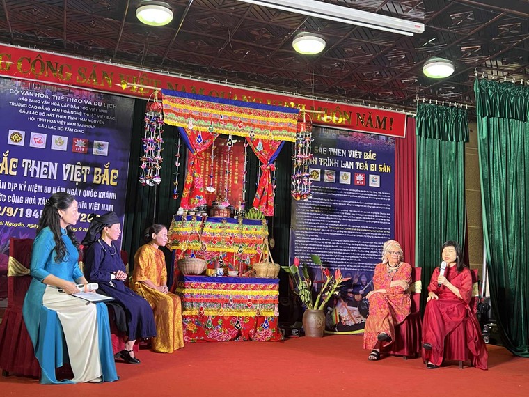 Tiến sĩ Hoàng Thị Hồng Hà: Người nối nhịp cầu văn hóa Việt - Pháp ảnh 4