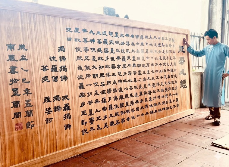 Thư pháp gia Nam Phong Bùi Hải Nam - Gìn giữ mạch ngầm văn hóa từ nét chữ xưa ảnh 1