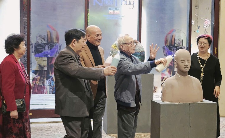 Khởi Thủy - Nơi gốm độc bản đối thoại cùng di sản quá khứ ảnh 2