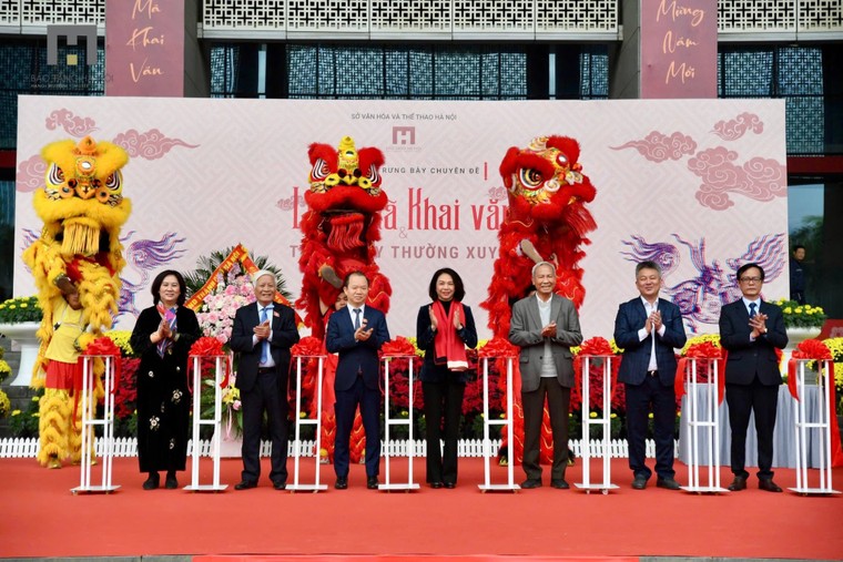 Bảo tàng Hà Nội mở cửa miễn phí dịp đầu xuân, khai mạc trưng bày Long Mã khai văn ảnh 1