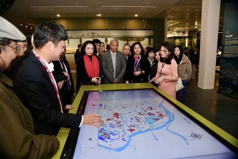 Bảo tàng Hà Nội mở cửa miễn phí dịp đầu xuân, khai mạc trưng bày Long Mã khai văn ảnh 3