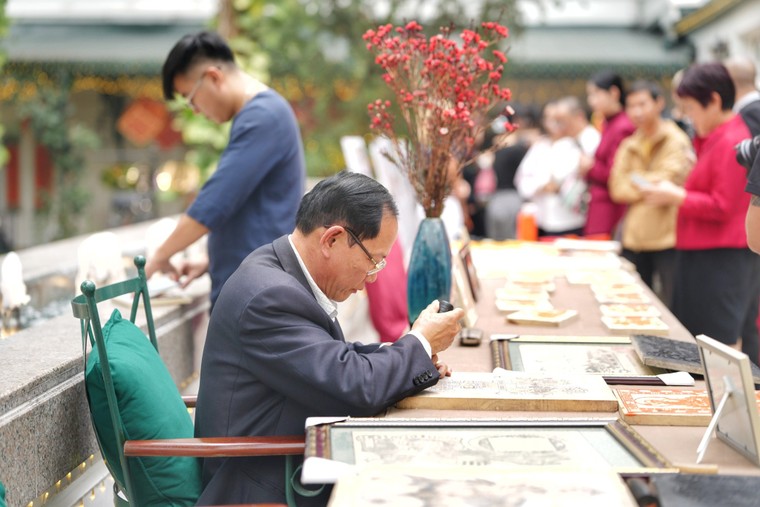 Đánh thức di sản Liễn làng Chuồn trong không gian trăm tuổi giữa lòng Thủ đô ảnh 4