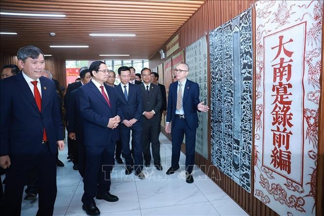 Thủ tướng thăm và làm việc với Viện Hàn lâm Khoa học và Xã hội Việt Nam ảnh 2