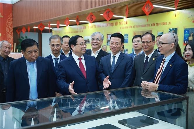 Thủ tướng thăm và làm việc với Viện Hàn lâm Khoa học và Xã hội Việt Nam ảnh 3