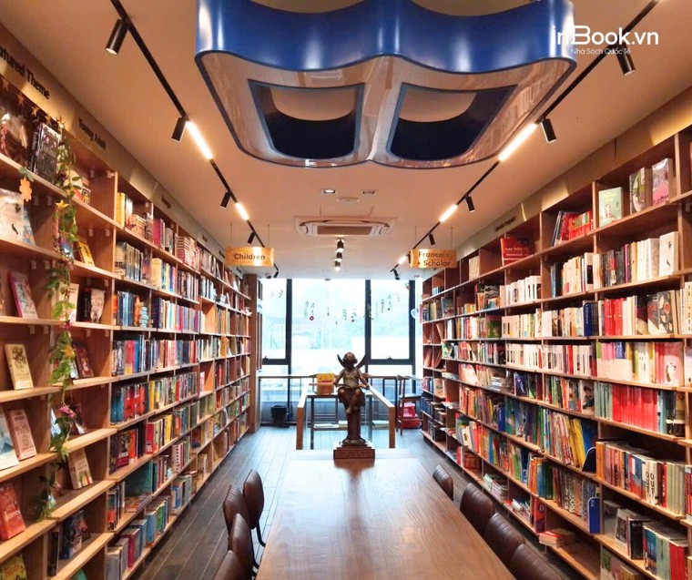 Nhà văn Đức Anh - Từ ngách sâu tìm khoảng sáng trong rừng ảnh 1