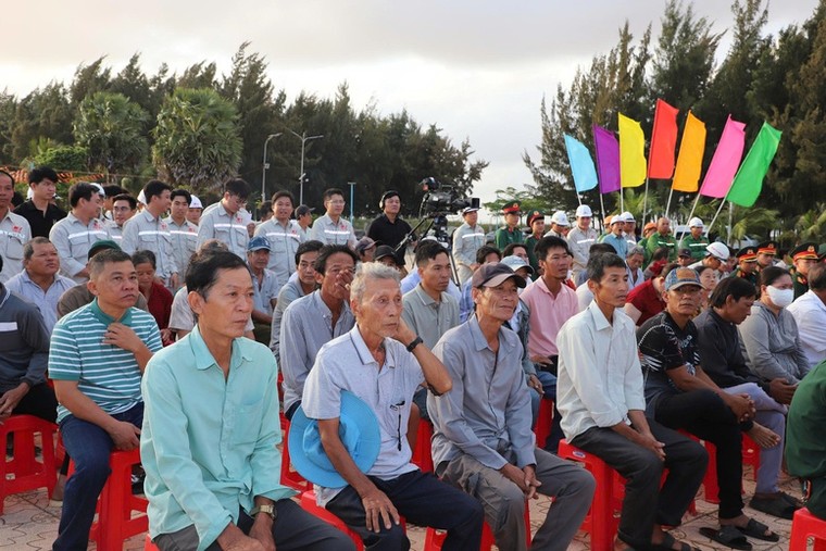 Cử tri cả nước nô nức tham gia "Ngày hội non sông" ảnh 16