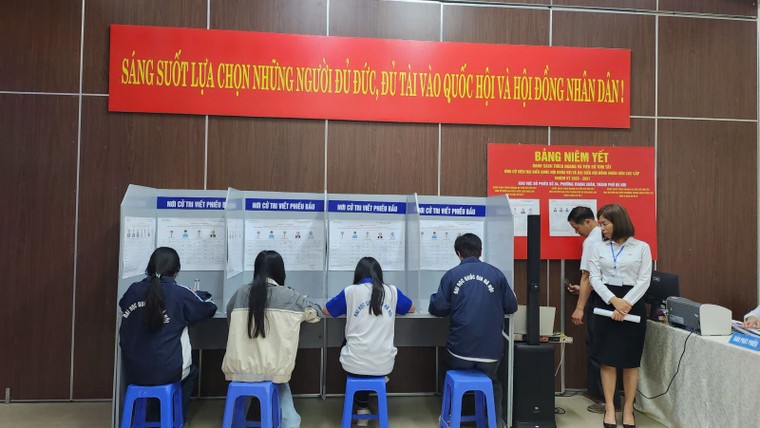 Cử tri trẻ đặt nhiều kỳ vọng vào lá phiếu bầu cử ảnh 7