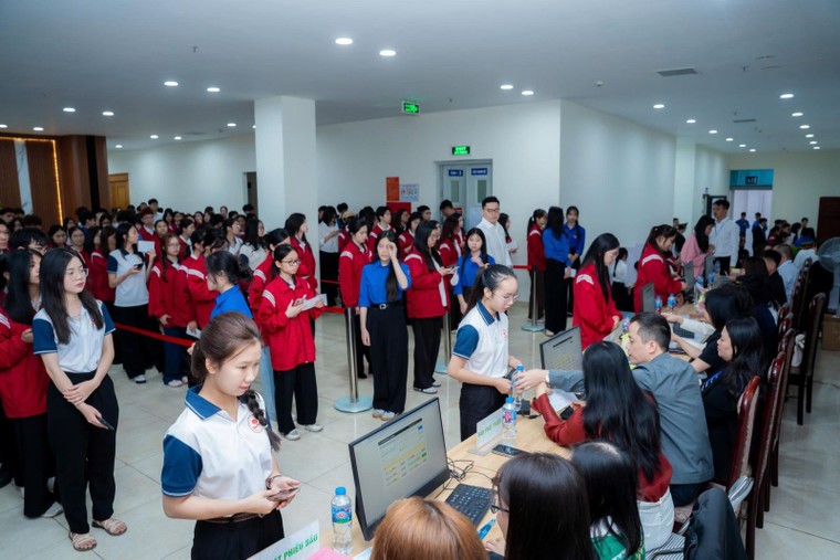 Cử tri trẻ đặt nhiều kỳ vọng vào lá phiếu bầu cử ảnh 1