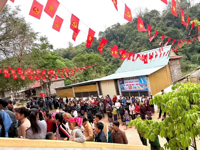 Cử tri cả nước nô nức tham gia "Ngày hội non sông" ảnh 9