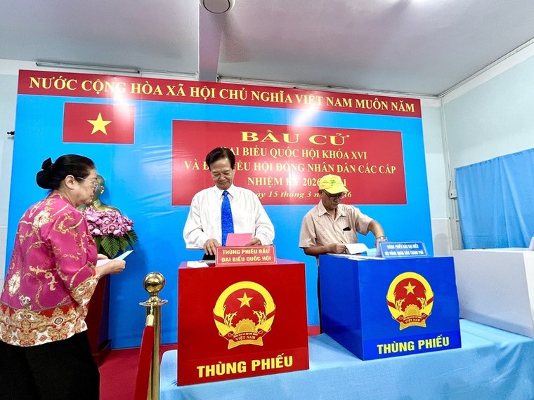 Cử tri cả nước nô nức tham gia "Ngày hội non sông" ảnh 5