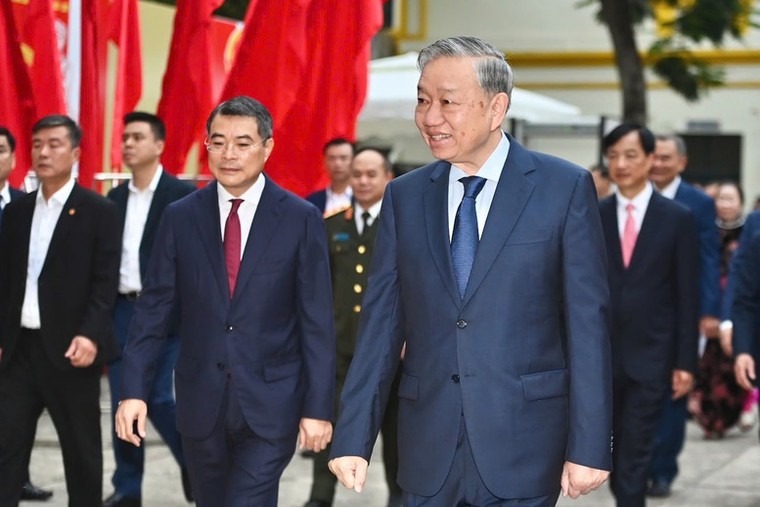 Tổng Bí thư Tô Lâm bỏ phiếu bầu cử đại biểu Quốc hội, HĐND các cấp tại phường Ba Đình, Hà Nội ảnh 2