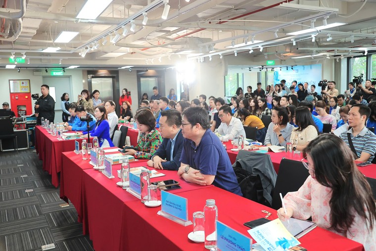 Tủ sách Thanh niên - Chắp cánh khát vọng tuổi trẻ qua văn hóa đọc ảnh 5