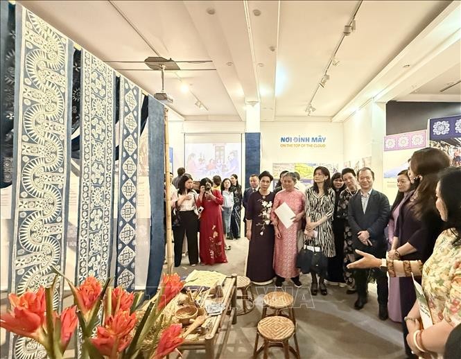 Gieo xanh nơi đỉnh mây - Hành trình du lịch sinh thái thích ứng với biến đổi khí hậu ảnh 1