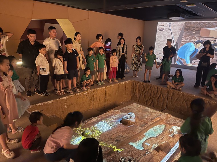 Thiếu nhi khám phá di sản qua lăng kính nghệ thuật ảnh 1