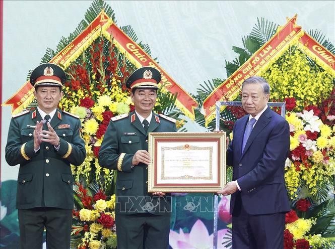 Tổng Bí thư, Chủ tịch nước Tô Lâm trao Danh hiệu Anh hùng Lực lượng vũ trang nhân dân tặng Quân khu 1 ảnh 3