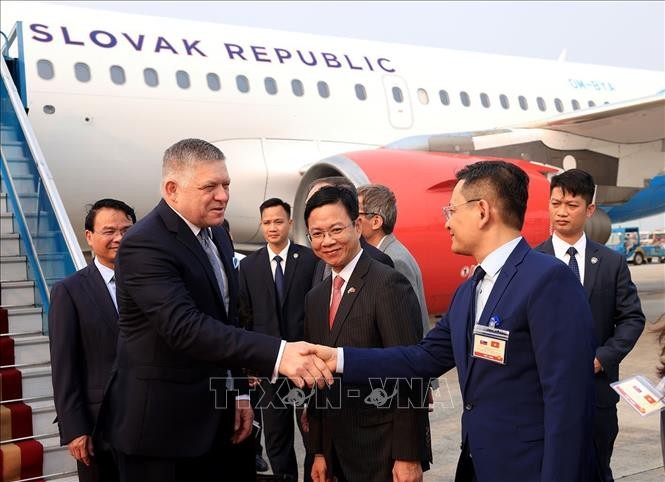 Thủ tướng Slovakia Robert Fico thăm chính thức Việt Nam ảnh 2