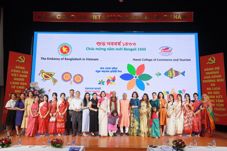 Không gian văn hóa Bangladesh rực rỡ tại Trường Cao đẳng Thương mại và Du lịch Hà Nội ảnh 6