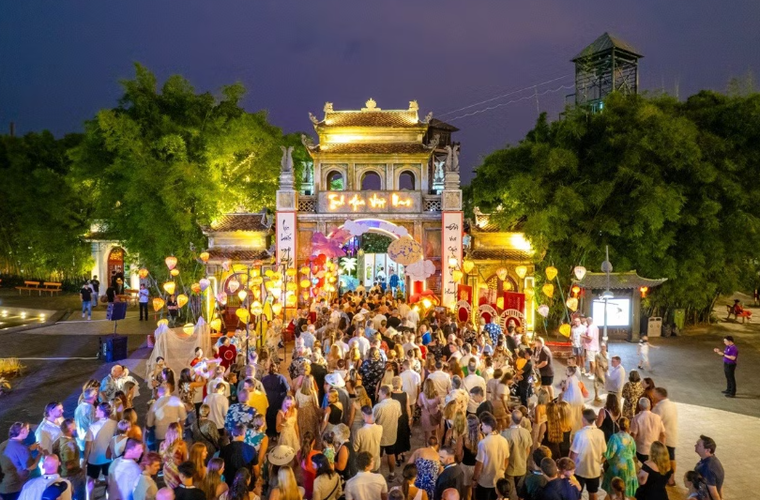 Phú Quốc United Center: Từ “tâm điểm không ngủ” đến “vũ trụ lễ hội” bùng nổ ảnh 2