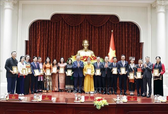 Tổng Bí thư, Chủ tịch nước Tô Lâm đề nghị tiếp tục đổi mới căn bản tư duy về công tác dân tộc và chính sách dân tộc ảnh 2