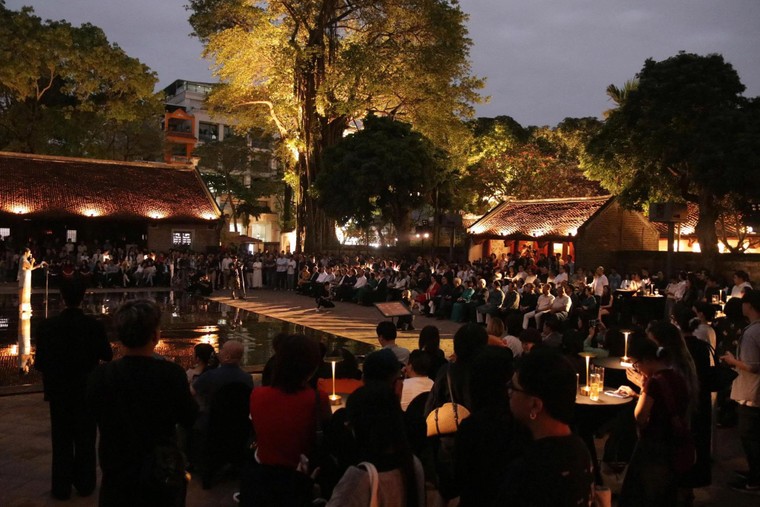 Triển lãm phản chiếu tâm hồn vua Hàm Nghi chính thức khai mạc tại Thủ đô ảnh 1