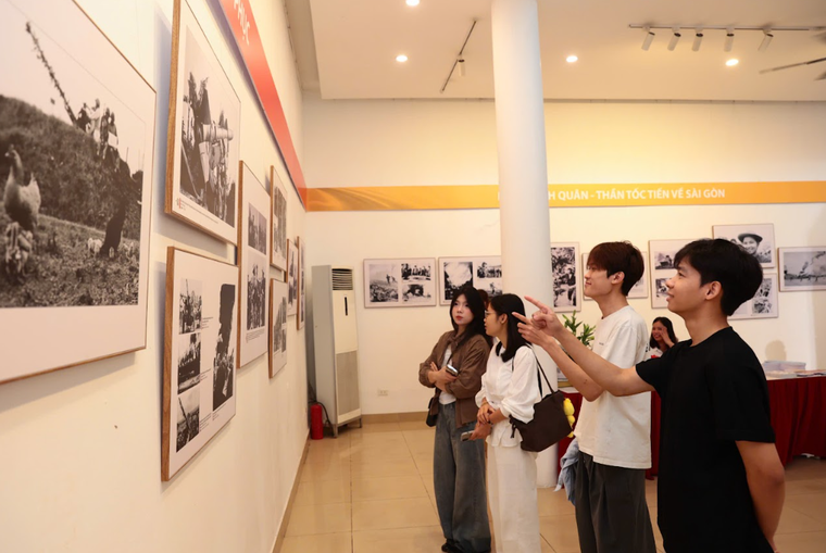 Khai mạc triển lãm 51 năm - Bản hùng ca thống nhất ảnh 2