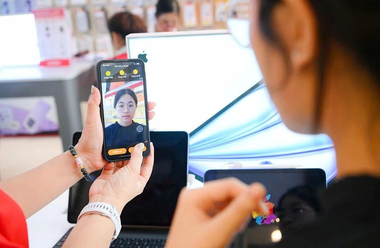 Gần 50.000 điểm hỗ trợ khách hàng Viettel xác thực thông tin thuê bao tránh bị khóa SIM ảnh 2