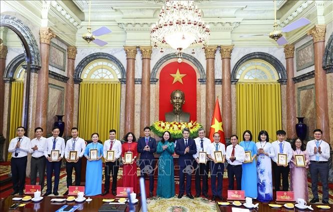 Phó Chủ tịch nước Võ Thị Ánh Xuân gặp mặt các Chủ tịch Công đoàn tiêu biểu ảnh 2