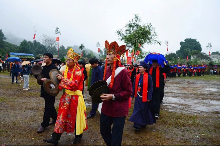 Biến đổi nghi thức và không gian lễ hội đương đại - Bài 3: Những đổi mới nhằm giảm áp lực lên di sản ảnh 6