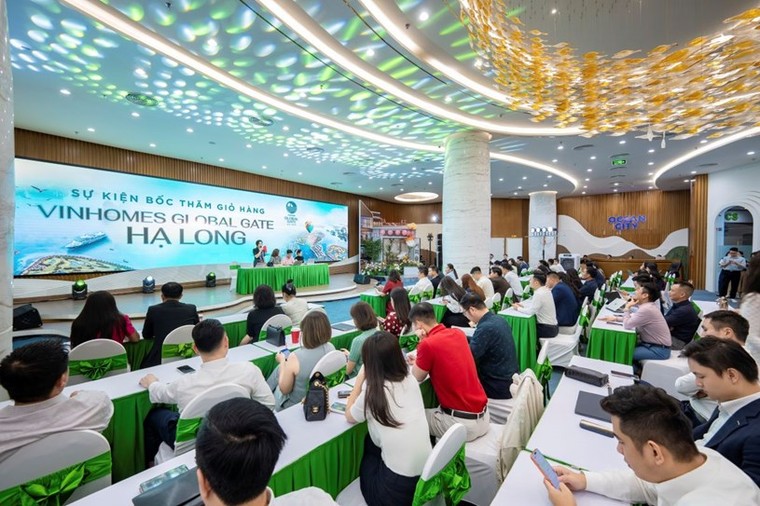 Ra hàng tới đâu có chủ tới đấy, Vinhomes Global Gate Hạ Long tạo “cơn địa chấn” trên thị trường bất động sản ảnh 1