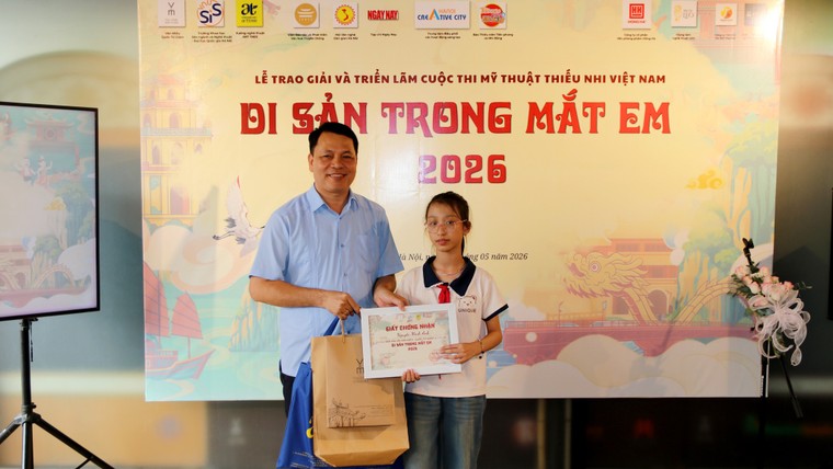 Top 40 tranh thiếu nhi xuất sắc nhất về di sản được trưng bày tại Văn Miếu ảnh 7