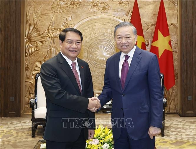 Tổng Bí thư, Chủ tịch nước Tô Lâm tiếp Ủy viên Trung ương Đảng, Bí thư Thành ủy, Chủ tịch Hội đồng Nhân dân thủ đô Viêng Chăn (Lào) ảnh 1