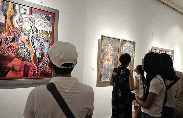 Khởi nguyên của Ngũ thể – Cuộc phóng chiếu nội tâm của năm họa sĩ trẻ ảnh 4