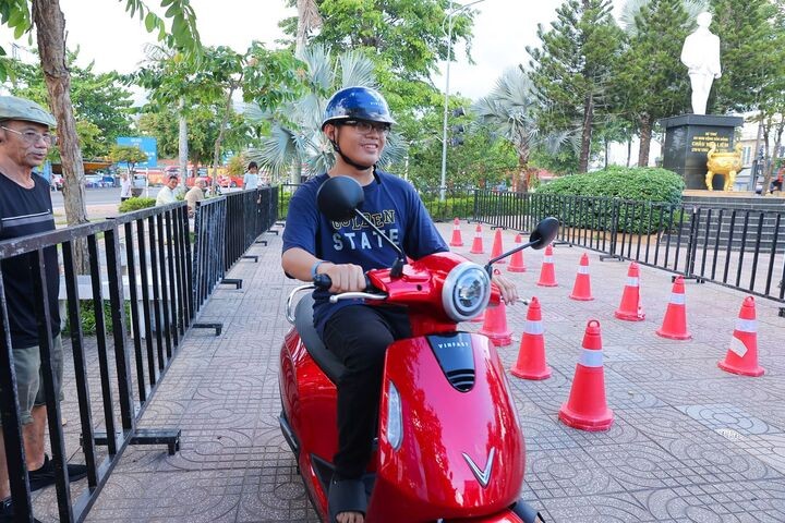 Bộ đôi Evo và Evo Lite hút khách tại sự kiện Đổi xăng lấy điện: Giá trong tầm tay, đổi pin chỉ 1 phút ảnh 2