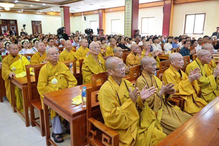 Trung ương Giáo hội Phật giáo Việt Nam trang trọng kính mừng Đại lễ Phật đản ảnh 1