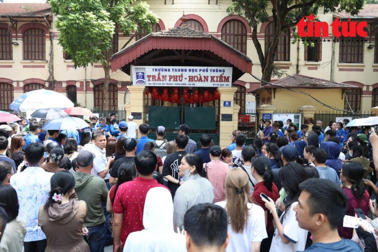 Kết thúc môn thi toán, đề thi được đánh giá bám sát chương trình ảnh 1