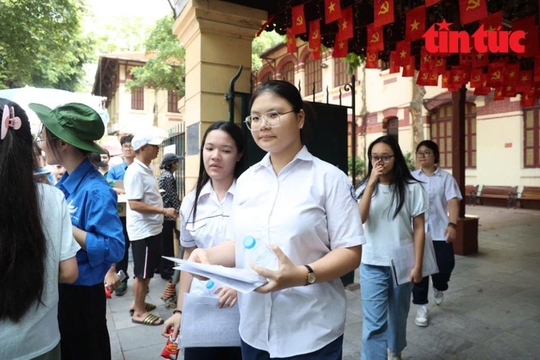 Kết thúc môn thi toán, đề thi được đánh giá bám sát chương trình ảnh 4
