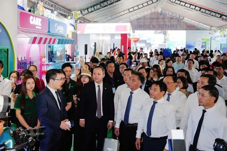 Khám phá “Đại Lộ Thịnh Vượng” VPBank: Nơi từng giải pháp mở ra những điểm chạm độc đáo ảnh 1